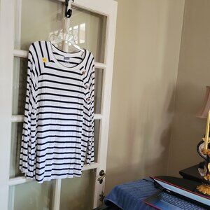 Long sleeves, white with horizontal blue stripes